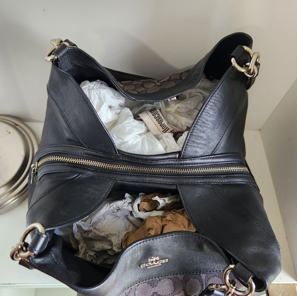 Coach Signature Jacquard/Black Leather Shoulder Bag - Picture 11 of 13